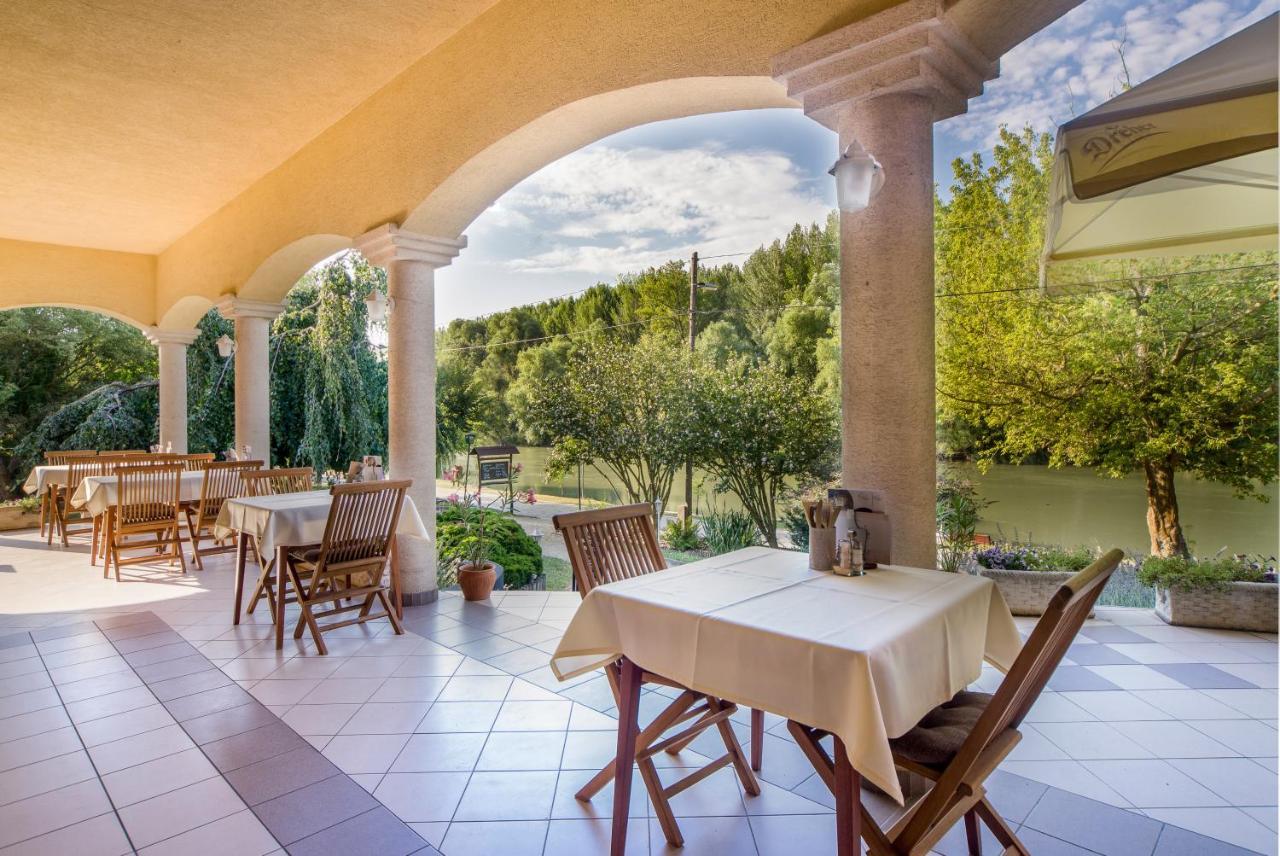 Regia Panzio Bed & Breakfast Halászi Екстериор снимка