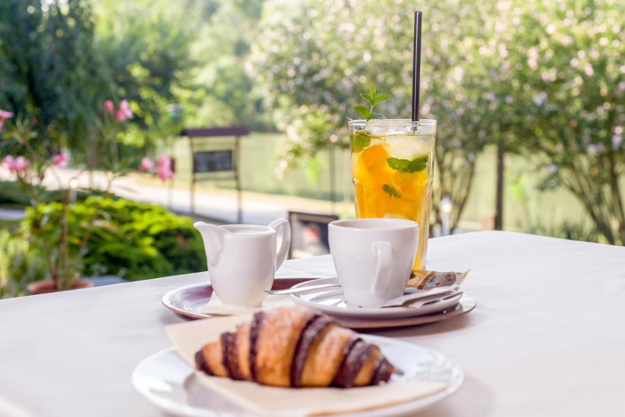 Regia Panzio Bed & Breakfast Halászi Екстериор снимка