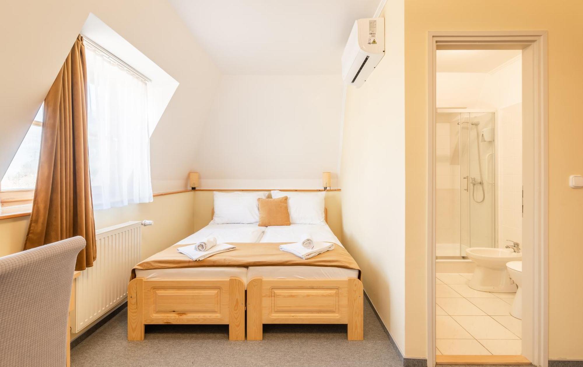 Regia Panzio Bed & Breakfast Halászi Екстериор снимка