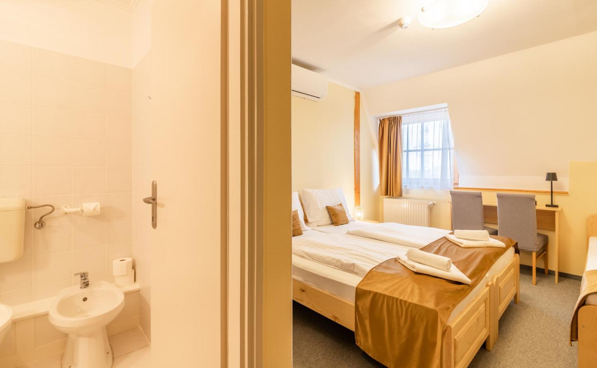 Regia Panzio Bed & Breakfast Halászi Екстериор снимка