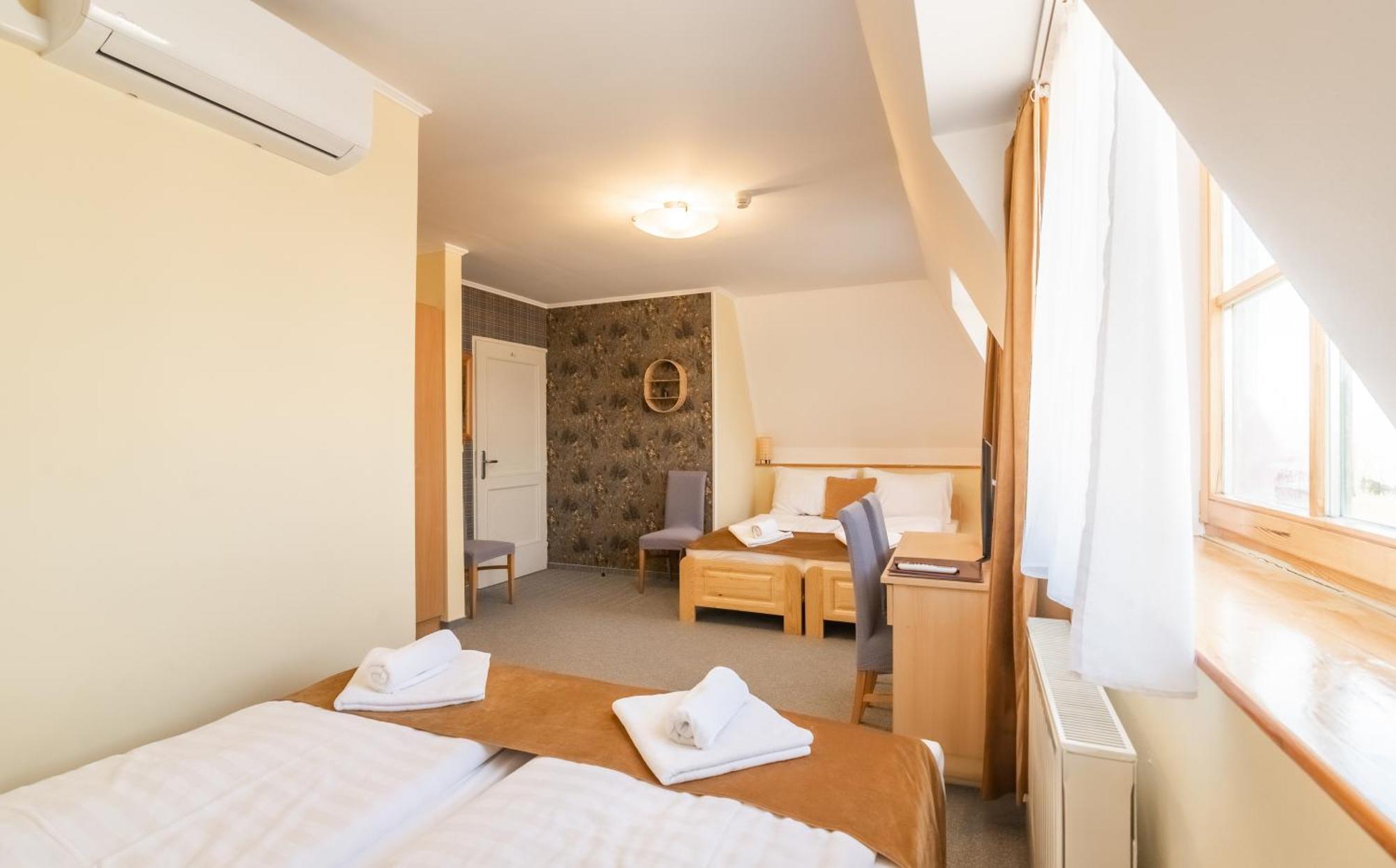 Regia Panzio Bed & Breakfast Halászi Екстериор снимка