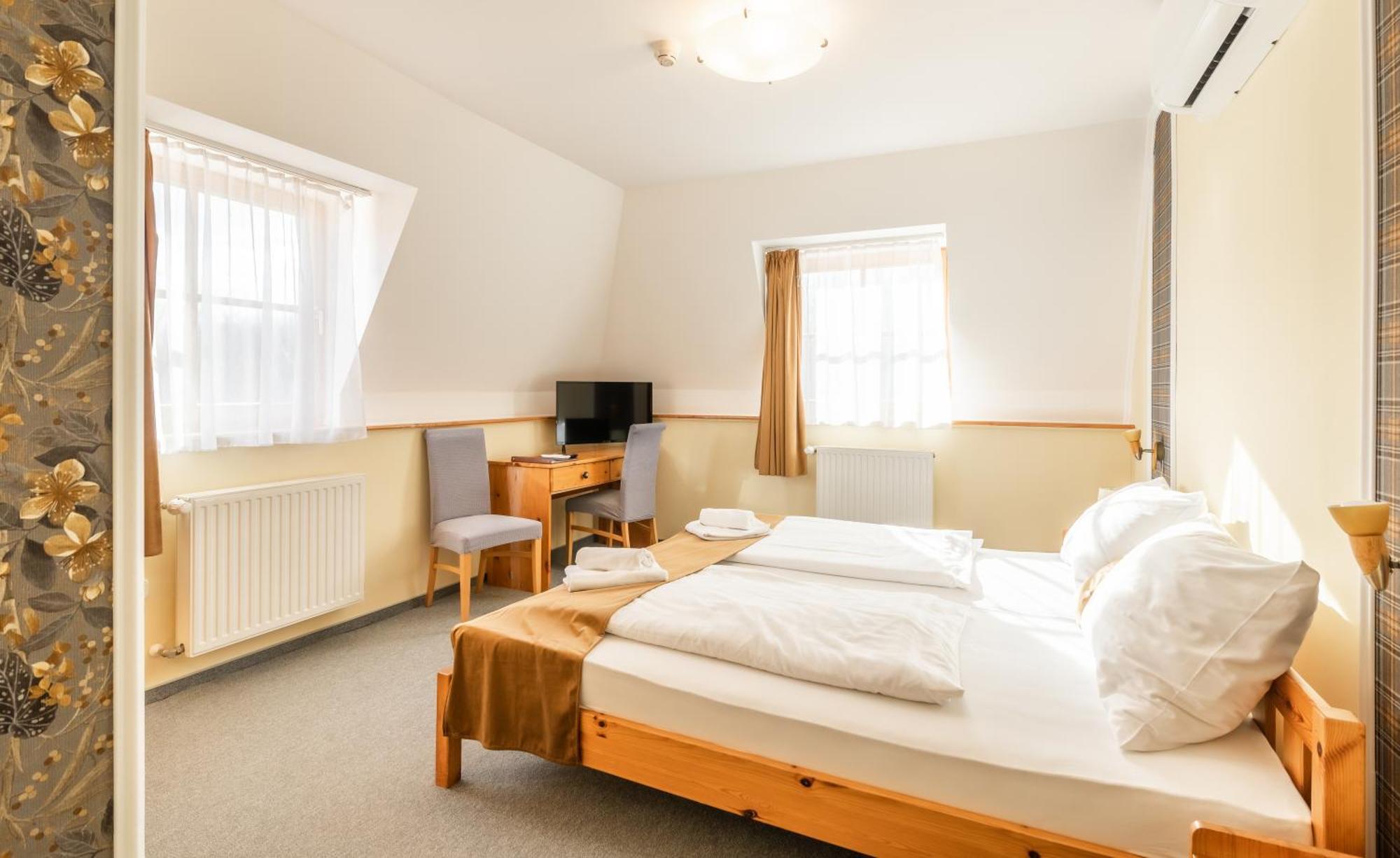 Regia Panzio Bed & Breakfast Halászi Екстериор снимка