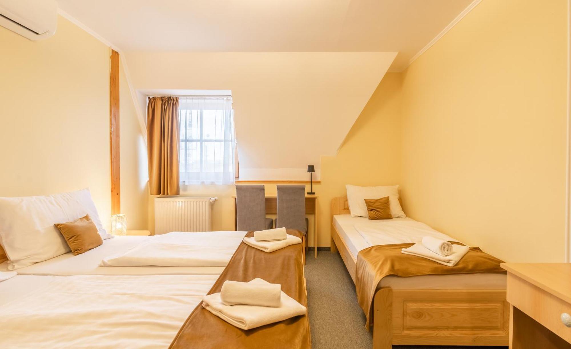 Regia Panzio Bed & Breakfast Halászi Екстериор снимка