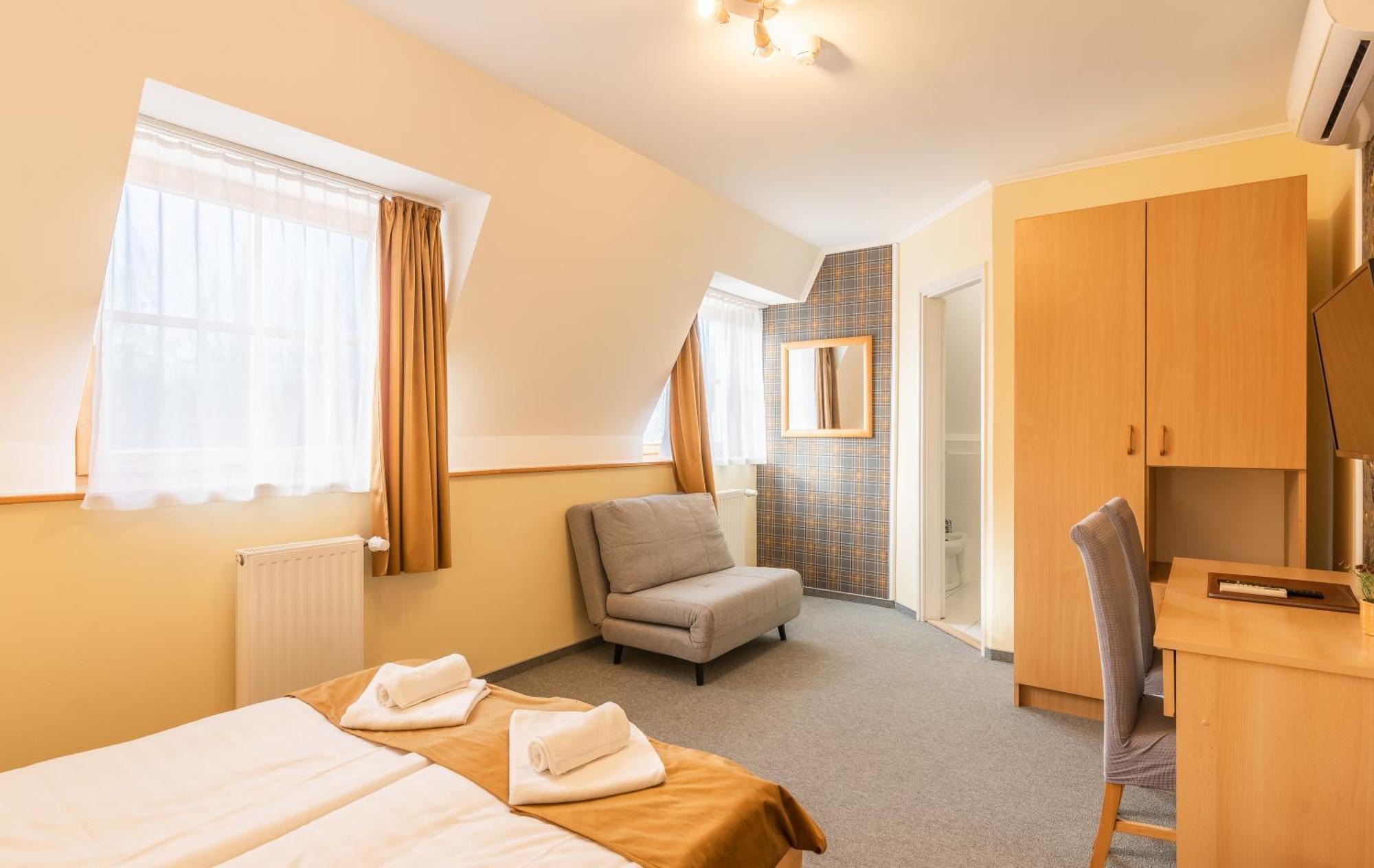 Regia Panzio Bed & Breakfast Halászi Екстериор снимка