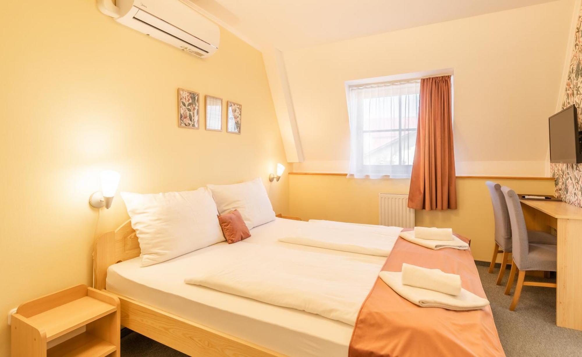 Regia Panzio Bed & Breakfast Halászi Екстериор снимка