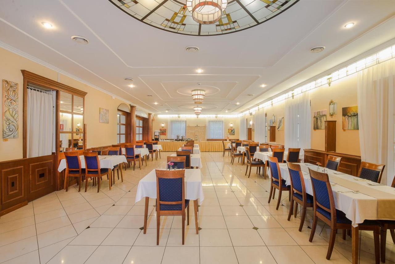 Regia Panzio Bed & Breakfast Halászi Екстериор снимка