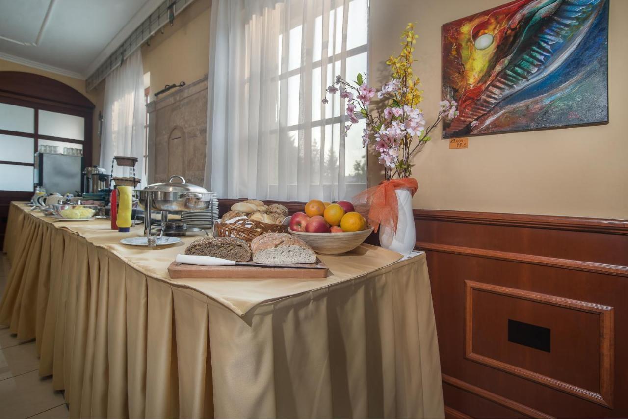 Regia Panzio Bed & Breakfast Halászi Екстериор снимка